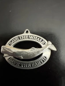 Vintage 1976 General Whale Save The Whale Save The Earth Pendant - Picture 1 of 7