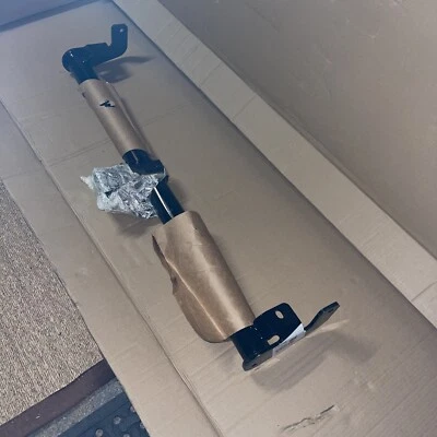 Receptor de enganche de remolque Curt clase 3 13430 para Jeep Wrangler Unlimited 1997-2006 Foto 1 de 3