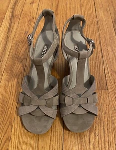 Ecco Grey Tan Strappy Wedge Sandal Heel Shoe Size 9 US (40) Great Condition - Picture 1 of 3