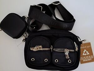 Madden Girl  Crossbody bag, with earbud case. Black.