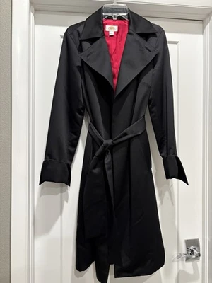 Gabardina Talbots NUEVA CON ETIQUETAS M negra satinada larga puños franceses cinturón ancho forrado Foto 1 de 4