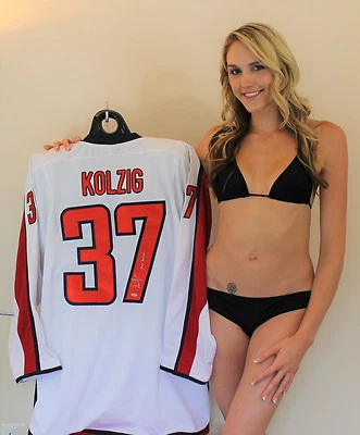 Camiseta firmada por Olaf Olie Kolzig - Inscripción Vezina Leyenda de Washington Capitals Foto 1 de 4