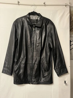 Hombre’s Foto 1 de 4