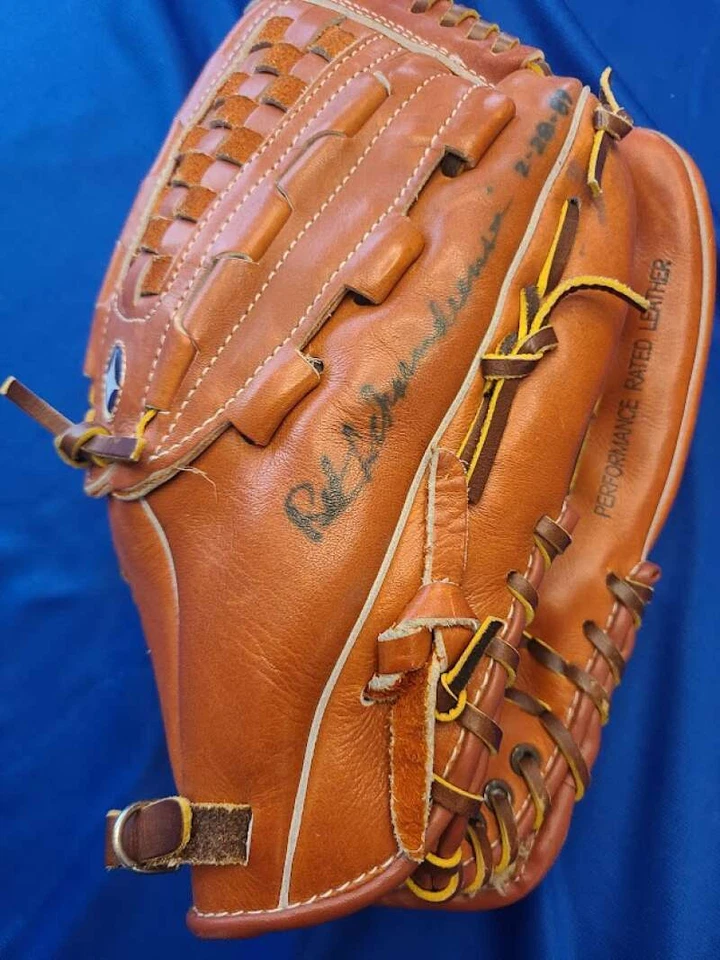 Red Schoendienst JSA Coa Autograph Baseball Glove Signed Cardinals - Image 1 of 1
