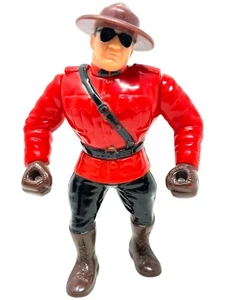 The MOUNTIE - HASBRO WWF 1992 Serie 5 - Wrestler WWE WCW - INKgrafiX TOYS A233 - Picture 1 of 6