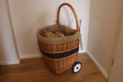 Kaminholzwagen aus Weide mit Jute Kaminholztasche Feuerholzkorb Holzkorb Kamin  - Bild 1 von 4
