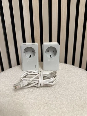 TP-Link TL-PA4010P KIT V5 PowerLine 600 Mbit/s Ethernet 2 pezzi presa - Immagine 1 di 4