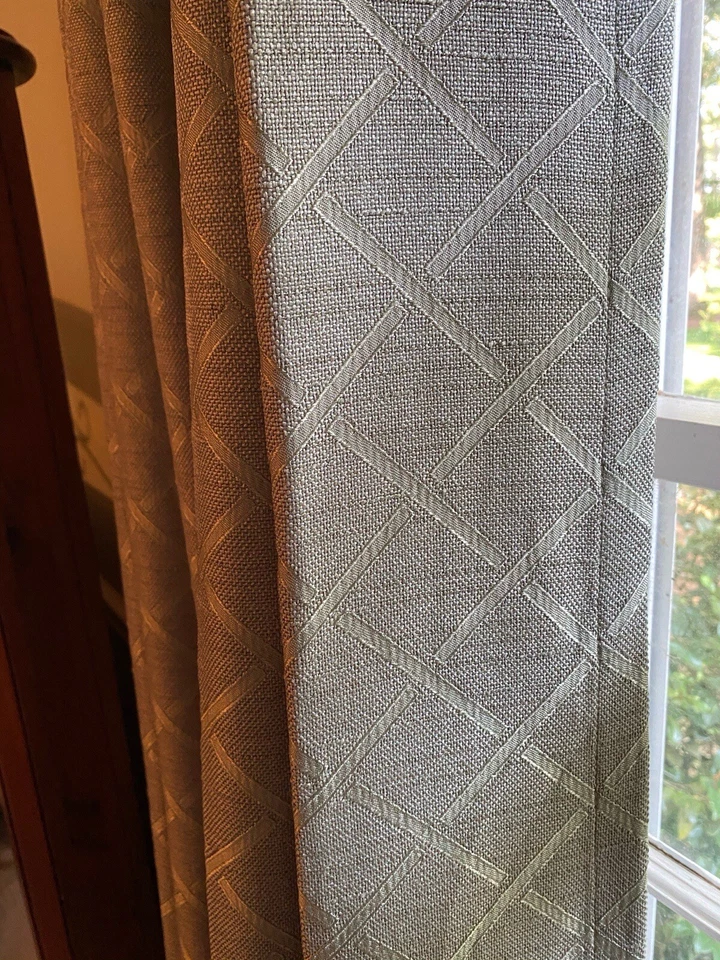 Panel de ojal de celosía Liz Claiborne Quinn 50 pulgadas x 63 en 2 paneles VERDE SALVIA Foto 1 de 3