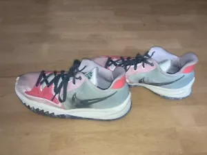 Nike Kyrie 4 Low Pale Coral Basketballschuhe Herren Größe 13 CW3985 800 - Bild 1 von 8