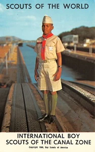 # B3694  BOY SCOUTS,   " SCOUTS OF THE WORLD "  POSTCARD,   CANAL ZONE - Picture 1 of 2