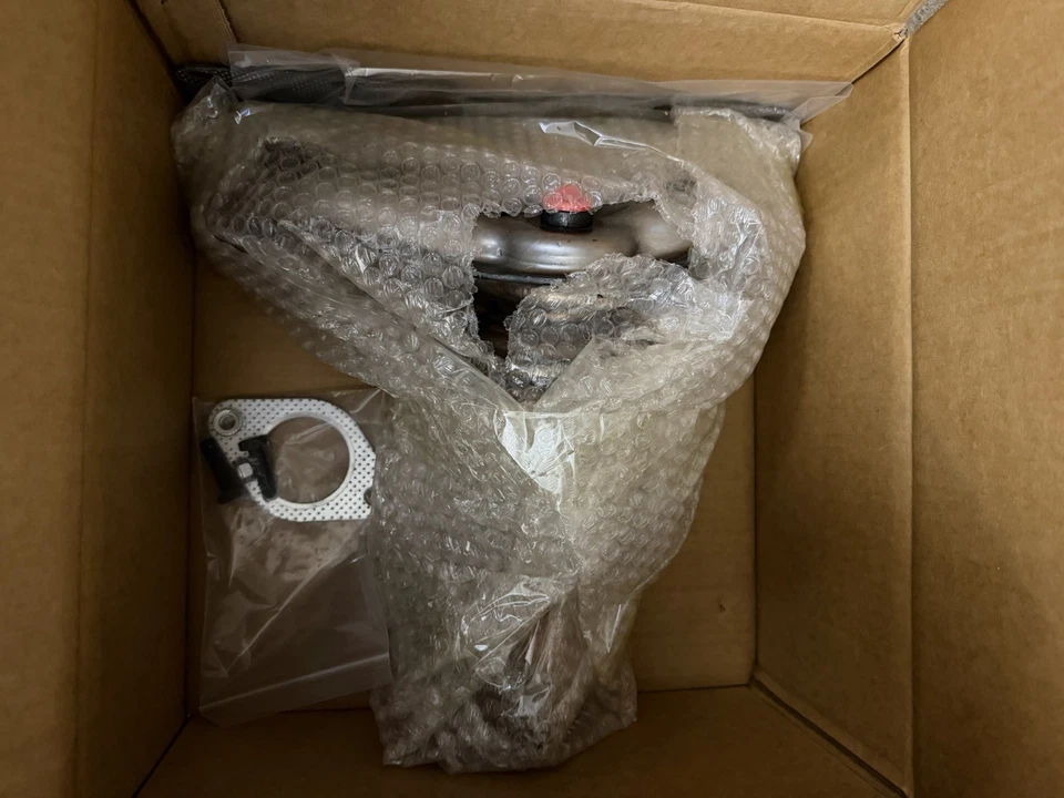 Convertidor catalítico 2,4 L para Kia Optima 2009 2010 2011 2012 2013 2014 2015 Foto 1 de 3