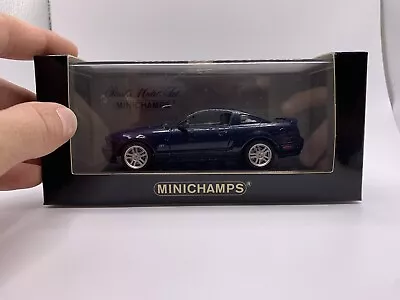 Minichamps 1:43 2005 Ford Mustang Sonic Blue Metallic 400 084122 - Image 1 of 4