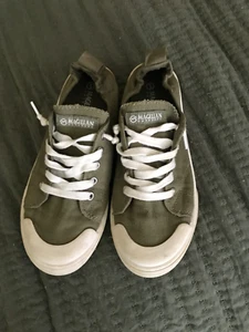Magellan Outdoors Scrunch Back Casual Sneakers Size 8 Olive EUC - Picture 1 of 8