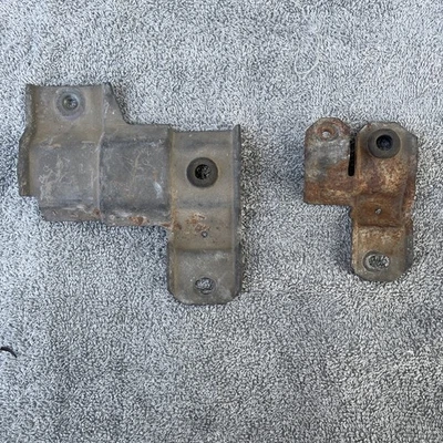 Par de soportes de montaje de radiador superior Nissan Frontier Xterra 1998-2004 Foto 1 de 2