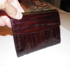 WOMAN'S VINTAGE BROWN EEL SKIN WALLET UNUSED - Picture 1 of 8