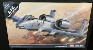 ACADEMY 12402 A-10A Operación Libertad Iraquí Modelo Kit - Imagen 1 de 2