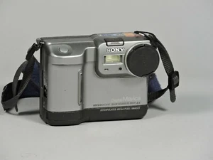 Sony Mavica MVC-FD83 Digital Camera - Picture 1 of 3