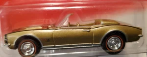 Johnny Lightning JL Colleciton '67 CHEVY CAMARO Gold Convertible 1967 Chevrolet - Picture 1 of 3