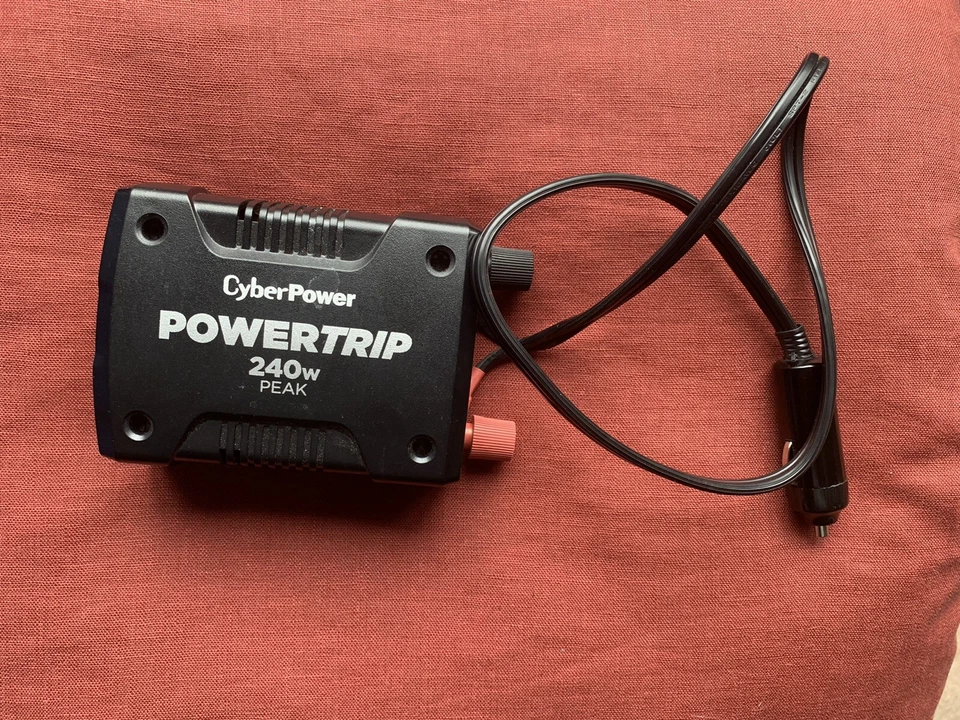 CyberPower PowerTrip 240 - Inversor de potencia. Negro. Foto 1 de 3