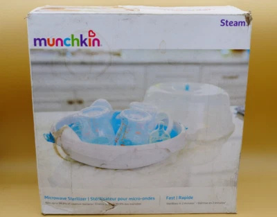 Esterilizador de botellas de microondas Munchkin Steam Guard, blanco, 12,5 x 11,3 x 6,7 pulgadas Foto 1 de 3