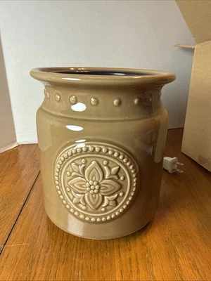 Aquecedor de velas Crazy Mountain Mocha frasco grande colorido novo na caixa com etiquetas Instru - Imagem 1 de 4