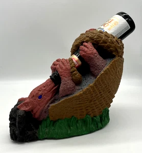 RARA Estatua De Colección Armadillo Bebiendo Cerveza Cerámica Estrella Solitaria Estado Texas - Imagen 1 de 9