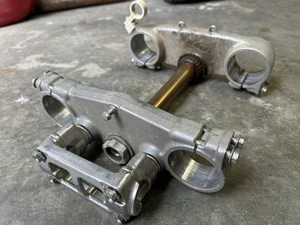 2008 Suzuki RMZ250  Kawasaki KX250F Triple Tree Fork Clamps OEM - Imagen 1 de 5