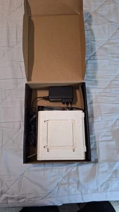 ARRIS SURFboard DOCSIS 3.0 Cable Modem SB6190 - Picture 1 of 5