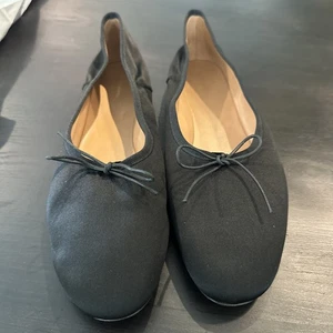 $395 Mansur Gavriel Dream Ballerina SATIN Flats in Black Sz 40.5 Brand New FAST - Picture 1 of 8