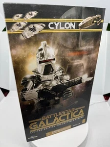 Vintage Majestic Studios Battlestar Galactica Silver Cylon Commander -NEW - Picture 1 of 24