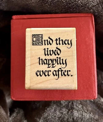 Y vivieron felices para siempre... sello de tinta de montaje en madera Foto 1 de 4