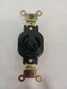 899 EAGLE 3 WIRE LOK SINGLE RECEPTACLE 20A, 125V - Picture 1 of 4