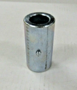 TUBO DE HORQUILLA DE RUEDA DE COLA DE CERDO CORTADOR GIRATORIO DE SOLDADURA PARA POSTES DE 1-1/4" DE DIÁMETRO - Imagen 1 de 3