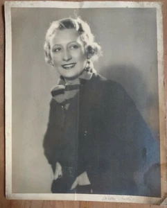 VINA BOVY, Portrait (um 1930), 2 Fotos, fg111 - Bild 1 von 2