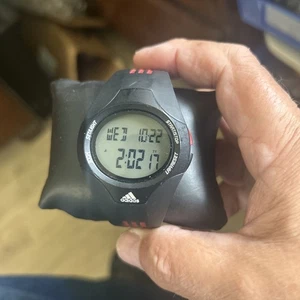 Adidas Uhr NEUE BATTERIE - Bild 1 von 9