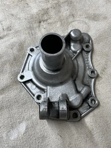 MGB GT V8 GEARBOX FRONT COVER PLATE 22B684 - Picture 1 of 5