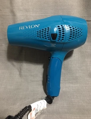 Secador de pelo retráctil Revlon 1875 vatios RVDR5175 funciona muy bien Foto 1 de 4