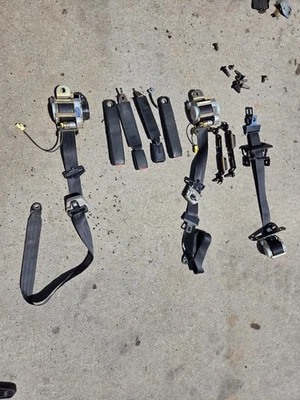 Juego de cinturones de seguridad Dodge Ram 1500 2002-2005 cabina simple Foto 1 de 2