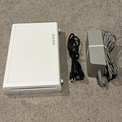 Consola Nintendo Wii U WUP-001(02) 8GB Blanca de Repuesto Solo con Cables Probados Foto 1 de 4