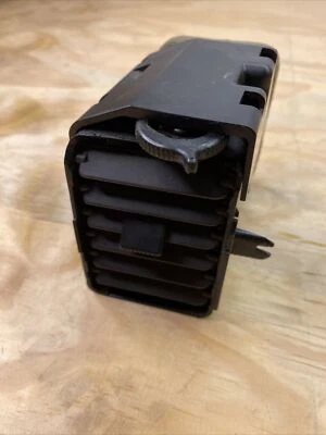 1998 1999 2000 2001 2002 LINCOLN CONTINENTAL LEFT HAND OUTER DASH AIR VENT - Image 1 of 4