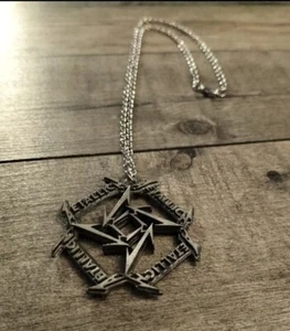 metallica necklace - Picture 1 of 3