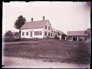 ONE (1) LATE 1800s or EARLY 1900s GLASS NEGATIVE, TWO CHIMNEY LARGE HOME - Picture 1 of 2