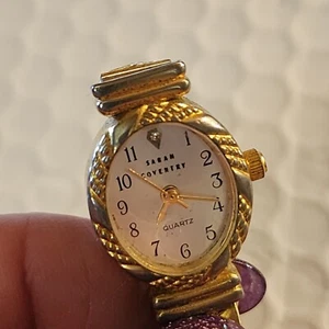 Reloj Sarah Coventry Vintage 7" Banda Elástica Movimiento Japón Necesita Batería - Imagen 1 de 9