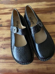 Alegria Black Embossed Leather Mary Jane size 39 Us8 Shoes Silver Rose Button - Picture 1 of 9