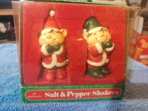 Nuevo Juego Coctelera Sal Pimienta Elfos Sello Vintage Navidad 3.25" Hong Kong - Imagen 1 de 6