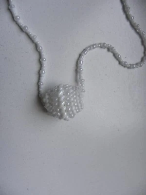 Kette weiß Glasperlen schimmernd Anhänger festlich elegant Winter Weihnachten - Bild 1 von 4