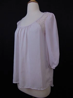 Top campesino plisado con panel de encaje manga 3/4 Ezra - rosa claro, pequeño #2397 Foto 1 de 4