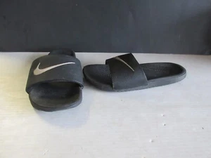 WOMAN'S NIKE BLACK & WHITE SLIPON SANDALS SIZE 7 - Picture 1 of 7