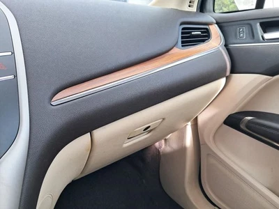 MKC       2016 Glove Box 4815802 Foto 1 de 4