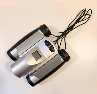 Meade Capture View Digital Camera Binoculars 8x22 Instant Replay with Case - Image 1 of 4